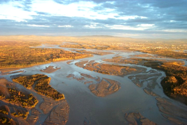 Braided stream, the Tanana River, Fairbanks, Alaska; image courtesy of US Army Corps of Engineers