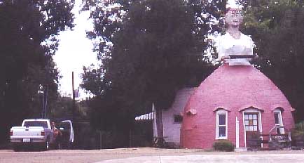 The Mammy Restaurant on US 61 just south of Natchez