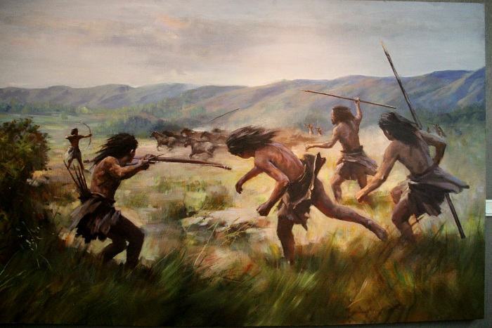 Painting of Late Paleolithic hunters in Shanxi Provincial Museum, Taiyuan, China; image courtesy of Gary Todd from Xinzheng, China, & Wikimedia Commons