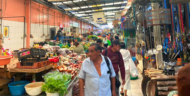 At the mercado's edge