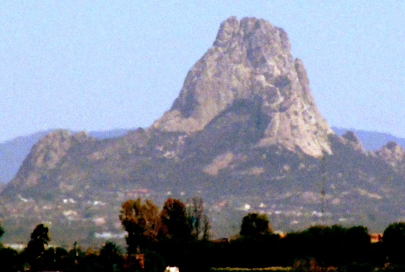 PEÑA DE BERNAL MONOLITH