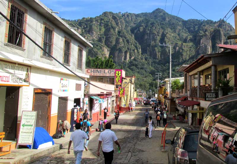 MOUNTAINS ABOVE TEPOTZLÁN