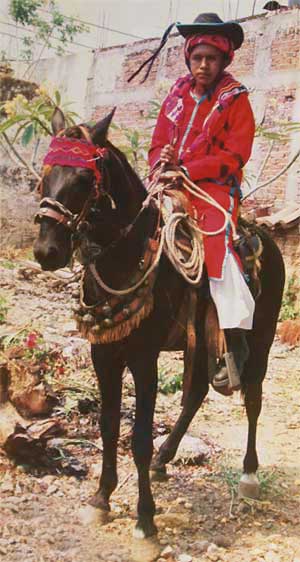carelante con el traje tradicional